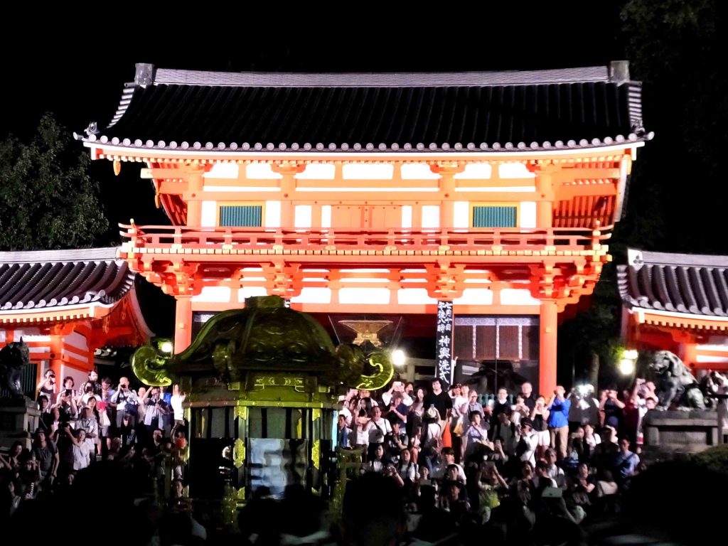 the mikoshi in front of Yasaka Shrine