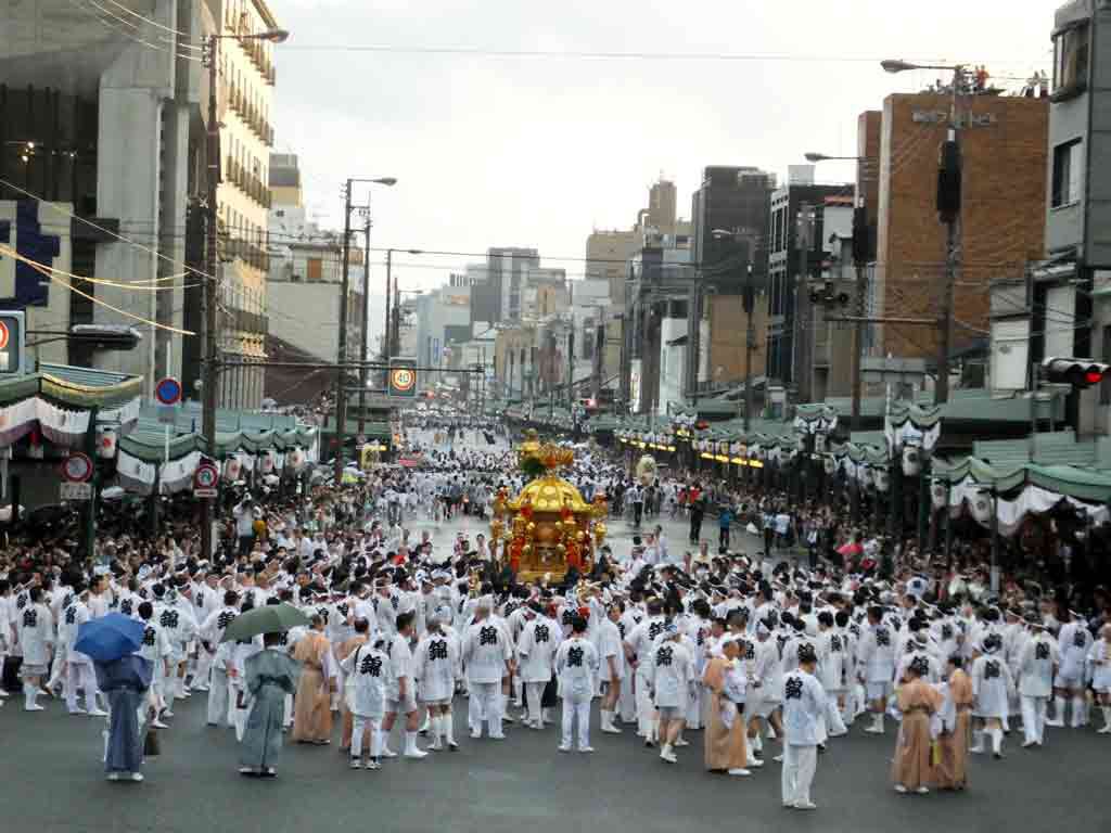 a-mikoshi-leaving-for-the-destination