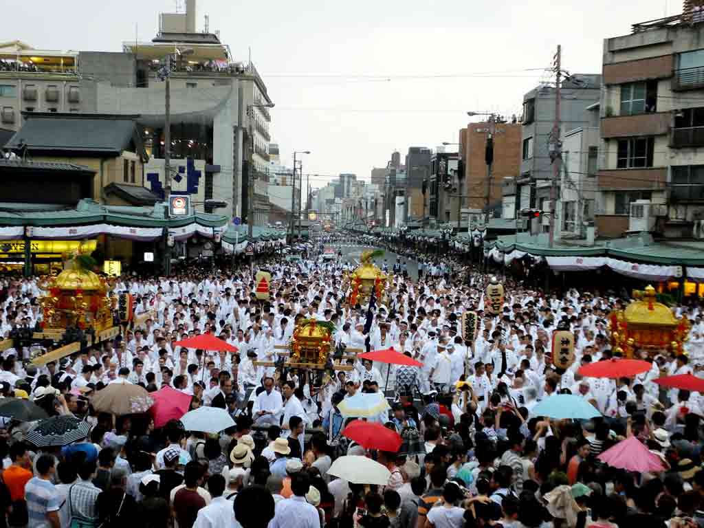 the-whole-view-from-Yasaka-Shrine