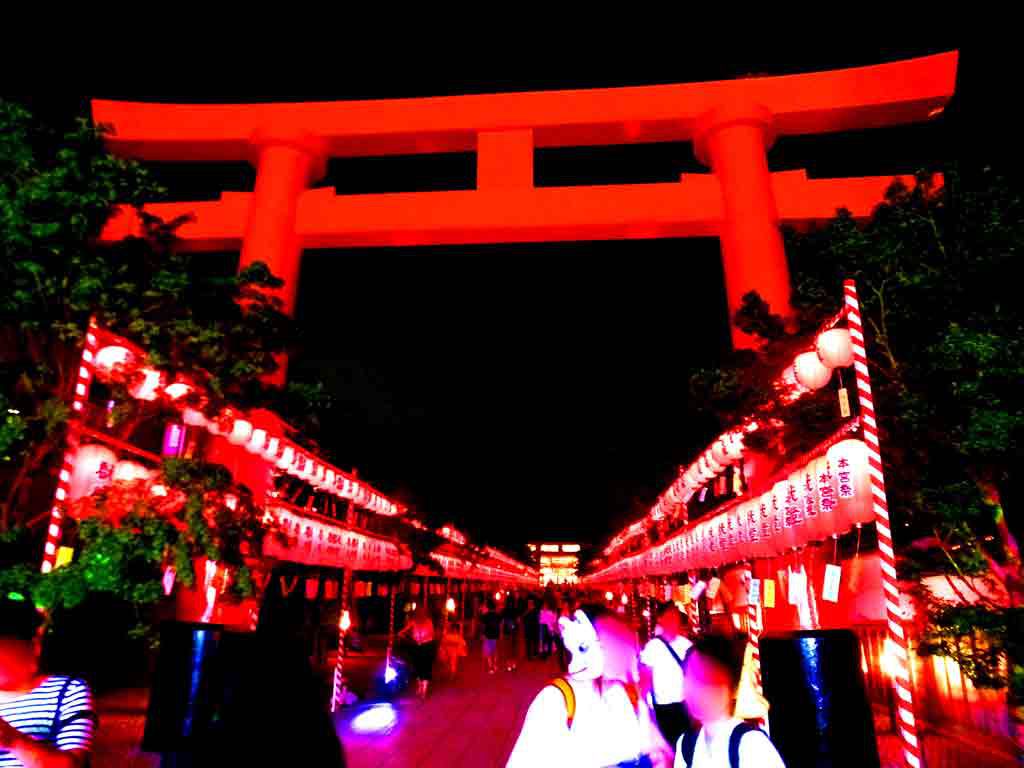 the-torii-gate-in-the-dark