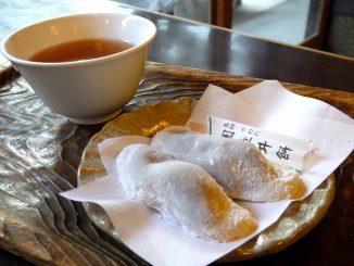 hashirii-mochi and hojicha tea
