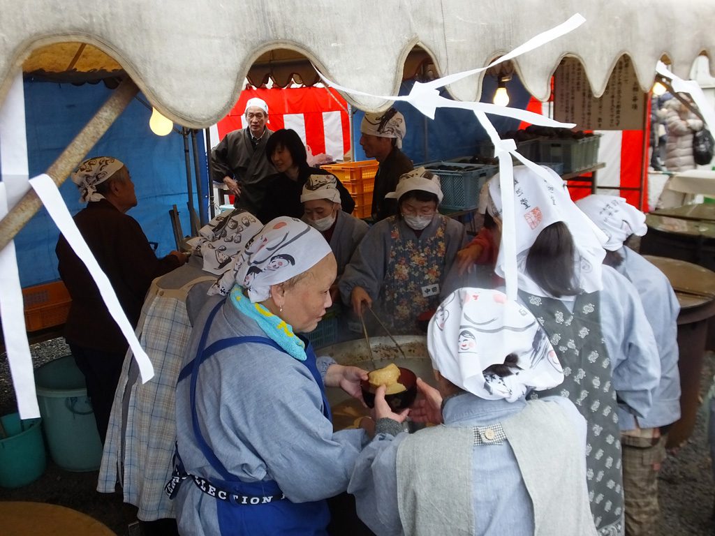 the women cooking Daiko-daki