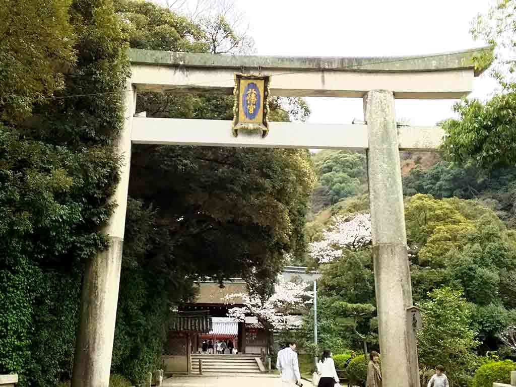 Iwashimizu Hachimangu Shrine and the sweets