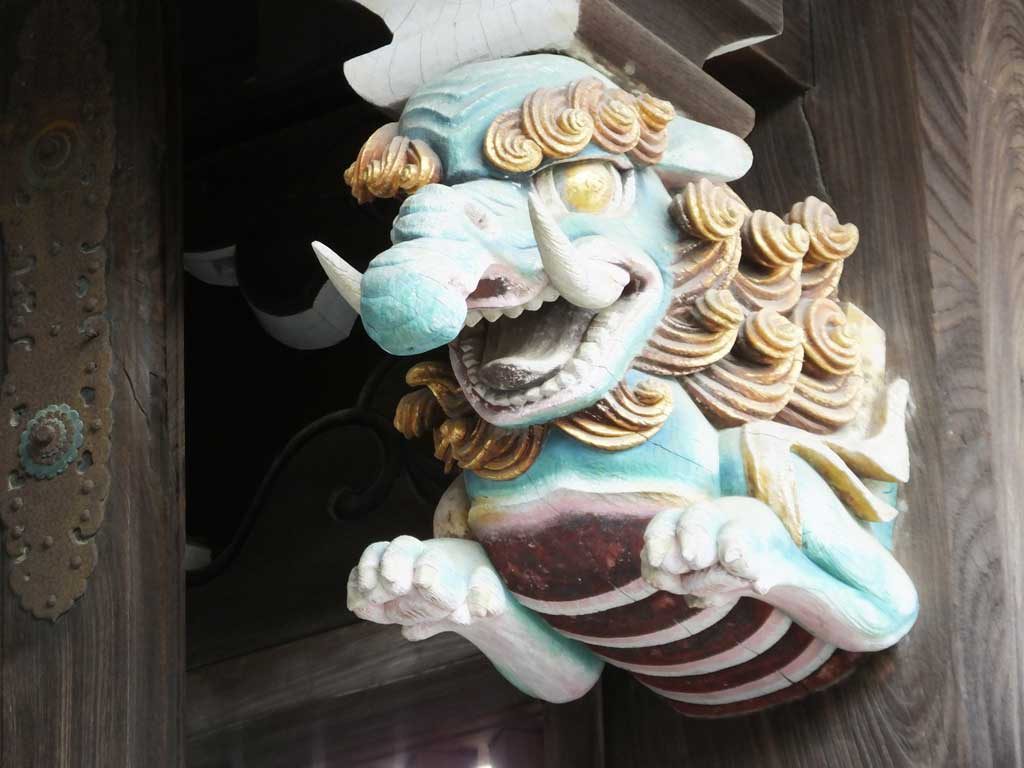 the sculptures and carvings of Sanko-mon Gate2