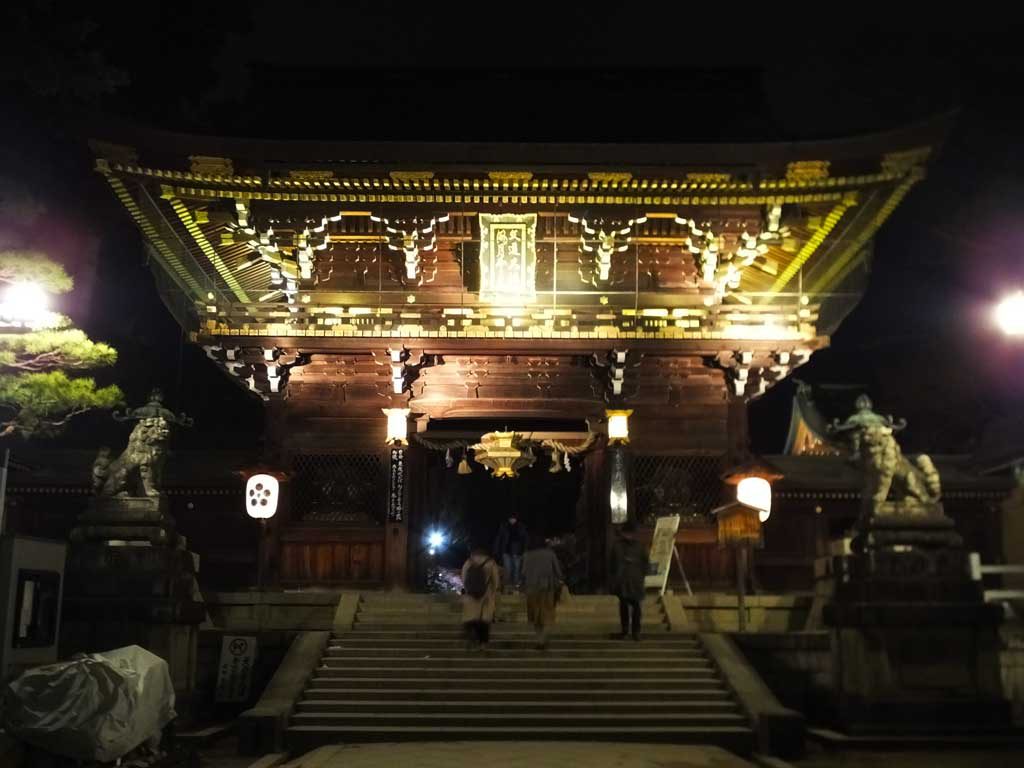 the shrine in the evening1